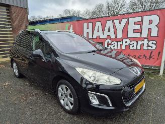 damaged passenger cars Peugeot 308 1.6 vti active 2012/5