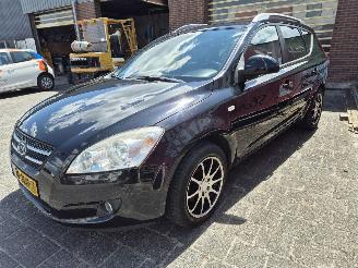 Kia Cee d 1.4 x-ecutive ISG picture 7