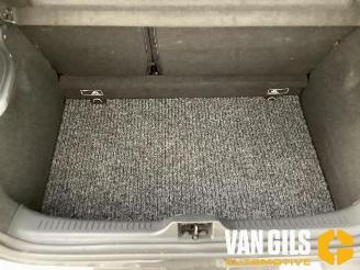 Renault Clio Clio IV (5R), Hatchback 5-drs, 2012 / 2021 1.5 Energy dCi 90 FAP picture 19