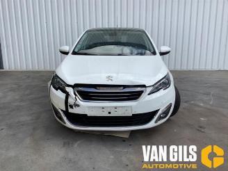 Vrakbiler auto Peugeot 308 308 (L3/L8/LB/LH/LP), Hatchback 5-drs, 2013 / 2021 1.2 12V e-THP PureTech 130 2014