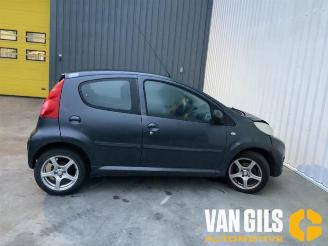 Peugeot 107 107, Hatchback, 2005 / 2014 1.0 12V picture 4
