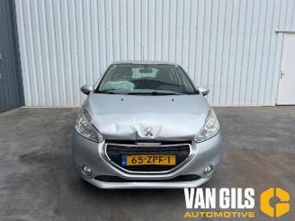 Coche siniestrado Peugeot 208 208 I (CA/CC/CK/CL), Hatchback, 2012 / 2019 1.0 Vti 12V PureTech 2013/2