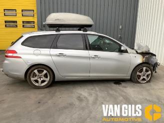 Peugeot 308 308 SW (L4/L9/LC/LJ/LR), Combi 5-drs, 2014 / 2021 1.2 12V e-THP PureTech 130 picture 3