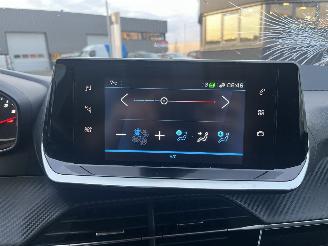 Peugeot 208 1.2 PureTech Active picture 18