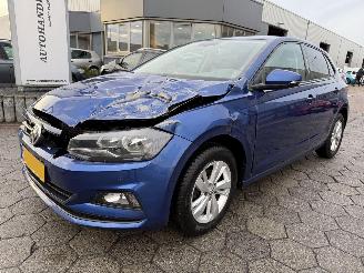 damaged passenger cars Volkswagen Polo 1.0 TSI Comfortline 2019/1