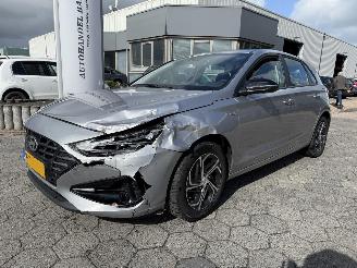 damaged passenger cars Hyundai I-30 1.0 T-GDi MHEV Comfort Smart 2022/6
