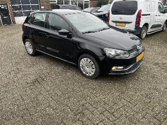 damaged passenger cars Volkswagen Polo 1.4 TDI COMFORTLINE. ZWART. 2015/12