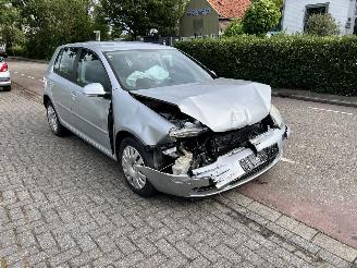 Coche siniestrado Volkswagen Golf 1.6 FSi 2007/4
