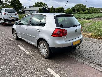 Volkswagen Golf 1.6 FSi picture 4
