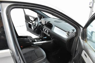 Mercedes B-klasse 180 AMG Line picture 16