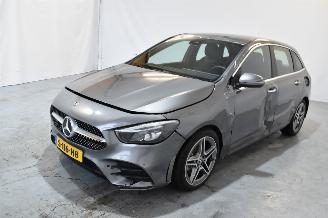 Mercedes B-klasse 180 AMG Line picture 3