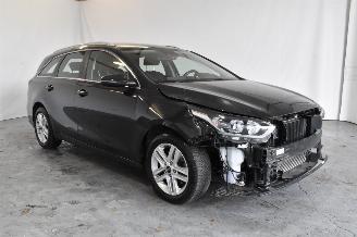 damaged passenger cars Kia Ceed 1.0 T-GDi DynamicL. 2021/9