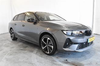 krockskadad bil auto Opel Astra SPORTS TOURER 1.2 T. Hyb. GS LINE 2024/9