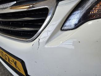 Peugeot 108 1.0 e-VTi Active picture 10