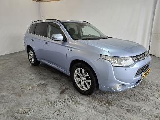 Unfallwagen Mitsubishi Outlander 2.0 PHEV Instyle+ 2015/1