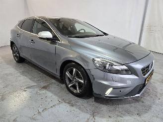 uszkodzony samochody osobowe Volvo V-40 2.0 D2 R-Design Business 2015/8