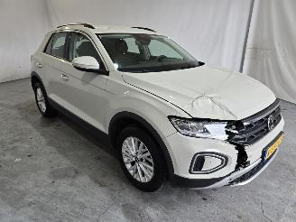 Damaged car Volkswagen T-Roc 1.0 TSI Life Bns 2022/8