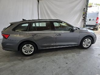 Skoda Octavia 1.0 e-TSI Ambition picture 8