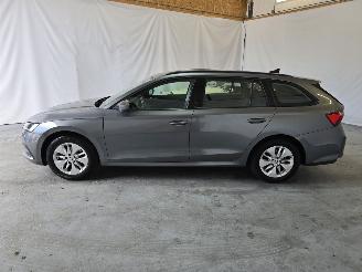 Skoda Octavia 1.0 e-TSI Ambition picture 4