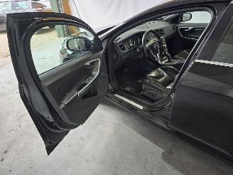 Volvo V-60 2.4 D6 AWD Plug-In Hybrid Summum picture 19