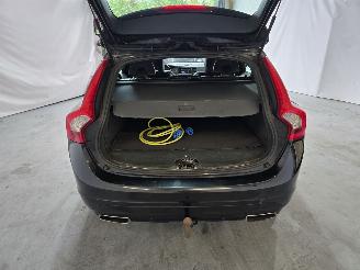 Volvo V-60 2.4 D6 AWD Plug-In Hybrid Summum picture 17