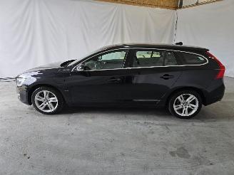 Volvo V-60 2.4 D6 AWD Plug-In Hybrid Summum picture 4