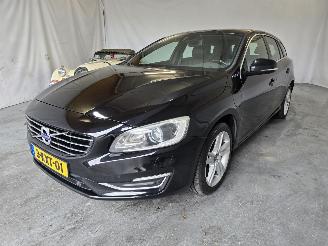 Volvo V-60 2.4 D6 AWD Plug-In Hybrid Summum picture 3