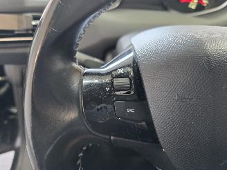 Peugeot 308 1.2 PureTech Style picture 27