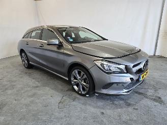 uszkodzony samochody osobowe Mercedes Cla-klasse Shooting Brake 180 Prestige 2017/4