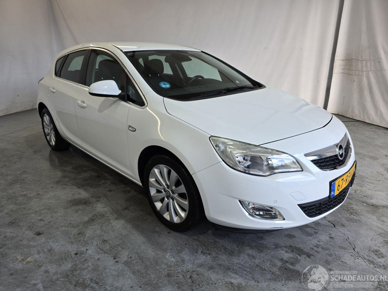 Opel Astra 1.4 Cosmo