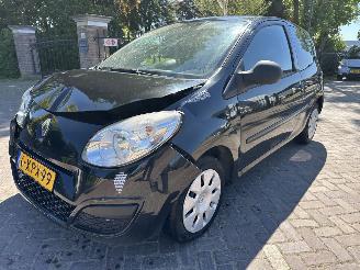 Damaged car Renault Twingo 1.2 Acces 2008/4