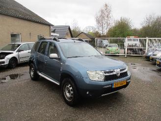 damaged passenger cars Dacia Duster 1.6 Laureate 2wd REST BPM €200,-!!! 2010/9