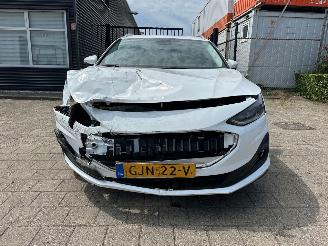 Ford Focus 1.0 EcoBoost Hybrid Titanium picture 2