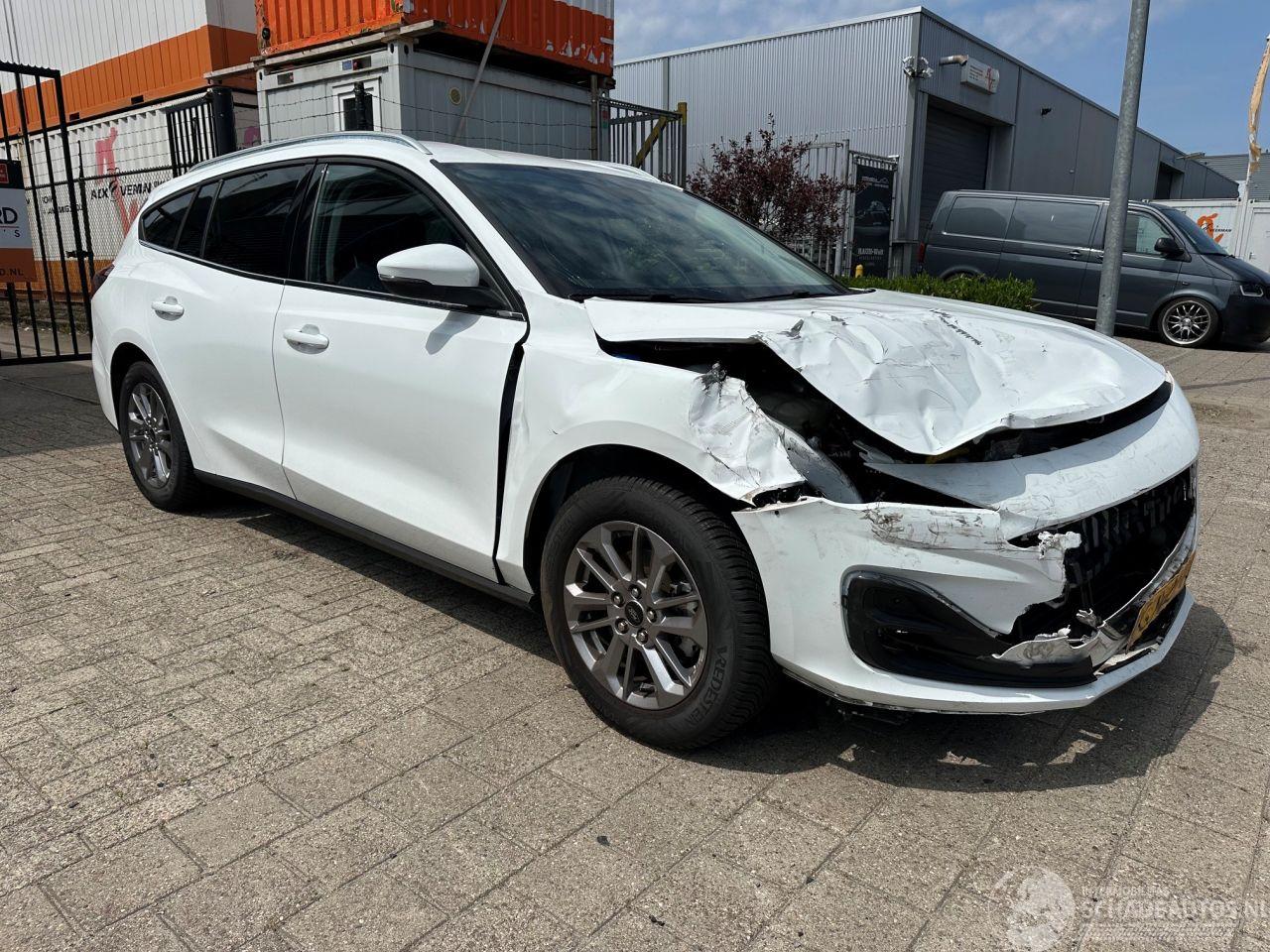 Ford Focus 1.0 EcoBoost Hybrid Titanium