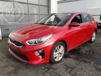 Coche siniestrado Kia Cee d Ceed (CDB5/CDBB), Hatchback 5-drs, 2018 1.0i T-GDi 12V 2020