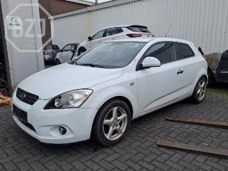 Vrakbiler auto Kia Cee d Cee'd (EDB5), Hatchback 5-drs, 2006 / 2012 1.6 CRDi 16V 2009/8