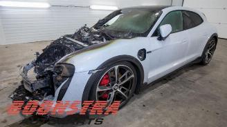 Vrakbiler auto Porsche Taycan Taycan Cross Turismo (Y1B), Combi, 2020 4S Performance Battery Plus 2021/10