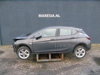 Coche siniestrado Opel Astra Astra K, Hatchback 5-drs, 2015 / 2022 1.6 CDTI 110 16V 2015/11