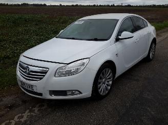 Vaurioauto  passenger cars Opel Insignia 2.0 cdti 2011/2