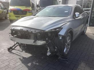 Vrakbiler auto Infiniti Q30 Q30 (H15), SUV, 2015 1.6t 16V 2016/3
