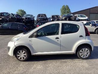 Peugeot 107 107, Hatchback, 2005 / 2014 1.0 12V picture 8