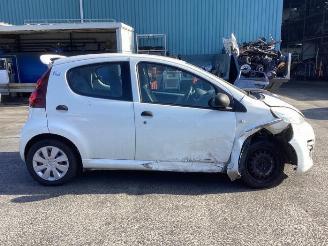 Peugeot 107 107, Hatchback, 2005 / 2014 1.0 12V picture 4