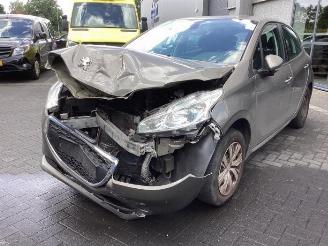 Vrakbiler auto Peugeot 208 208 I (CA/CC/CK/CL), Hatchback, 2012 / 2019 1.0 Vti 12V PureTech 2014/9