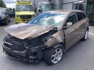 Dezmembrări autoturisme Hyundai I-30 i30 Wagon (GDHF5), Combi, 2012 1.6 GDI Blue 16V 2015/10