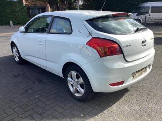 Kia Pro cee d Pro cee'd (EDB3), Hatchback 3-drs, 2008 / 2012 1.4 CVVT 16V picture 7