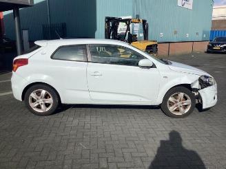Kia Pro cee d Pro cee'd (EDB3), Hatchback 3-drs, 2008 / 2012 1.4 CVVT 16V picture 4