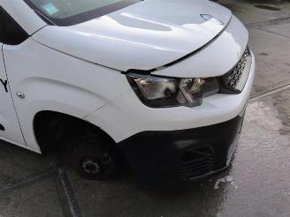 Salvage car Peugeot Partner Partner (EA//EF/EN/EU), Van, 2018 1.5 BlueHDi 100 2020/6