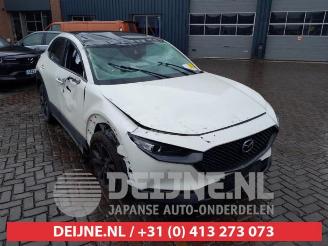 Vrakbiler auto Mazda CX-30 CX-30 (DM), SUV, 2019 2.0 e-SkyActiv-G 122 16V 2020/0