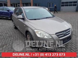 Démontage voiture Kia Cee d Cee'd (EDB5), Hatchback 5-drs, 2006 / 2012 1.4 CVVT 16V 2006/12