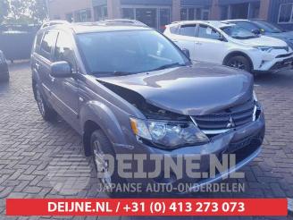 Vrakbiler auto Mitsubishi Outlander Outlander (CW), SUV, 2006 / 2012 3.0 V6 24V Mivec 4x4 2007/3